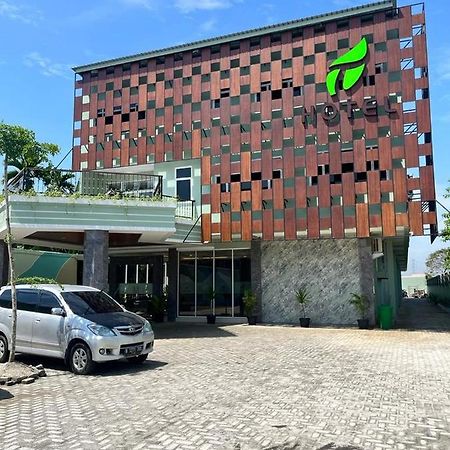 T Hotel Kualanamu Lubukpakam Ngoại thất bức ảnh