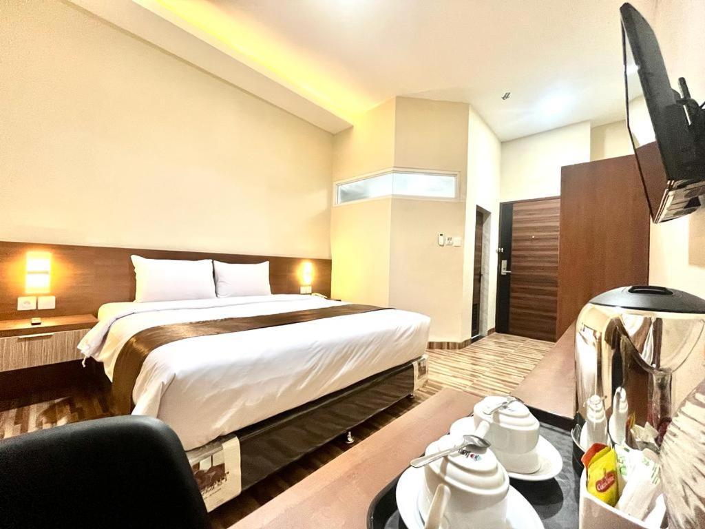 T Hotel Kualanamu Lubukpakam Ngoại thất bức ảnh